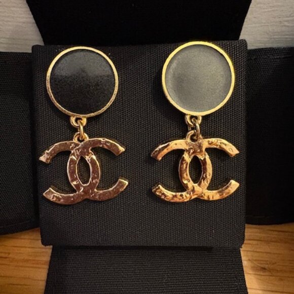 Authentic Chanel Logo CC Earrings, NWT & Receipt - Picture 12 of 16